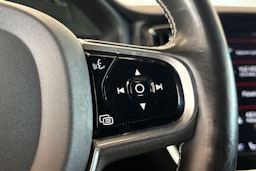 valkoinen Volvo V60 2019 kuva 16.