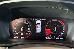 valkoinen Volvo V60 2019 kuva 17.