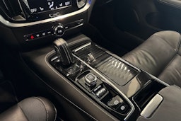 valkoinen Volvo V60 2019 kuva 19.