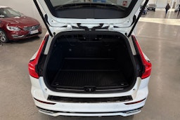 valkoinen Volvo V60 2019 kuva 25.