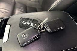 valkoinen Volvo V60 2019 kuva 28.