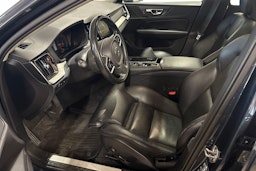 sininen Volvo V60 2019 kuva 3.