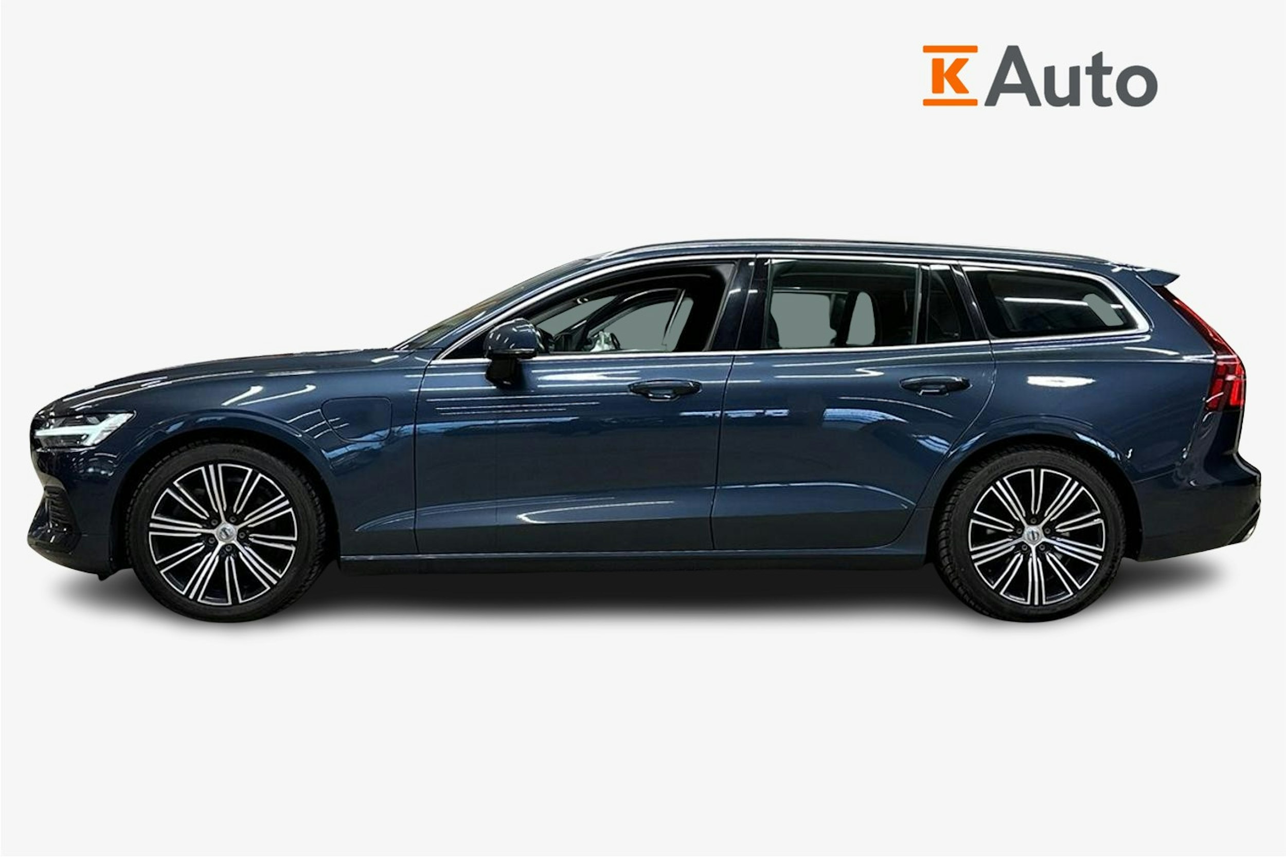 sininen Volvo V60 2019 kuva 6.