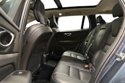 sininen Volvo V60 2019 kuva 10.
