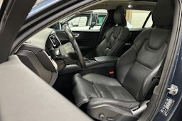 sininen Volvo V60 2019 kuva 16.