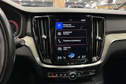 sininen Volvo V60 2019 kuva 21.