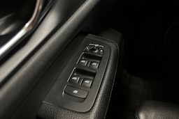 sininen Volvo V60 2019 kuva 26.