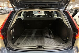 sininen Volvo V60 2019 kuva 27.