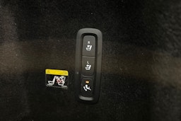 sininen Volvo V60 2019 kuva 28.