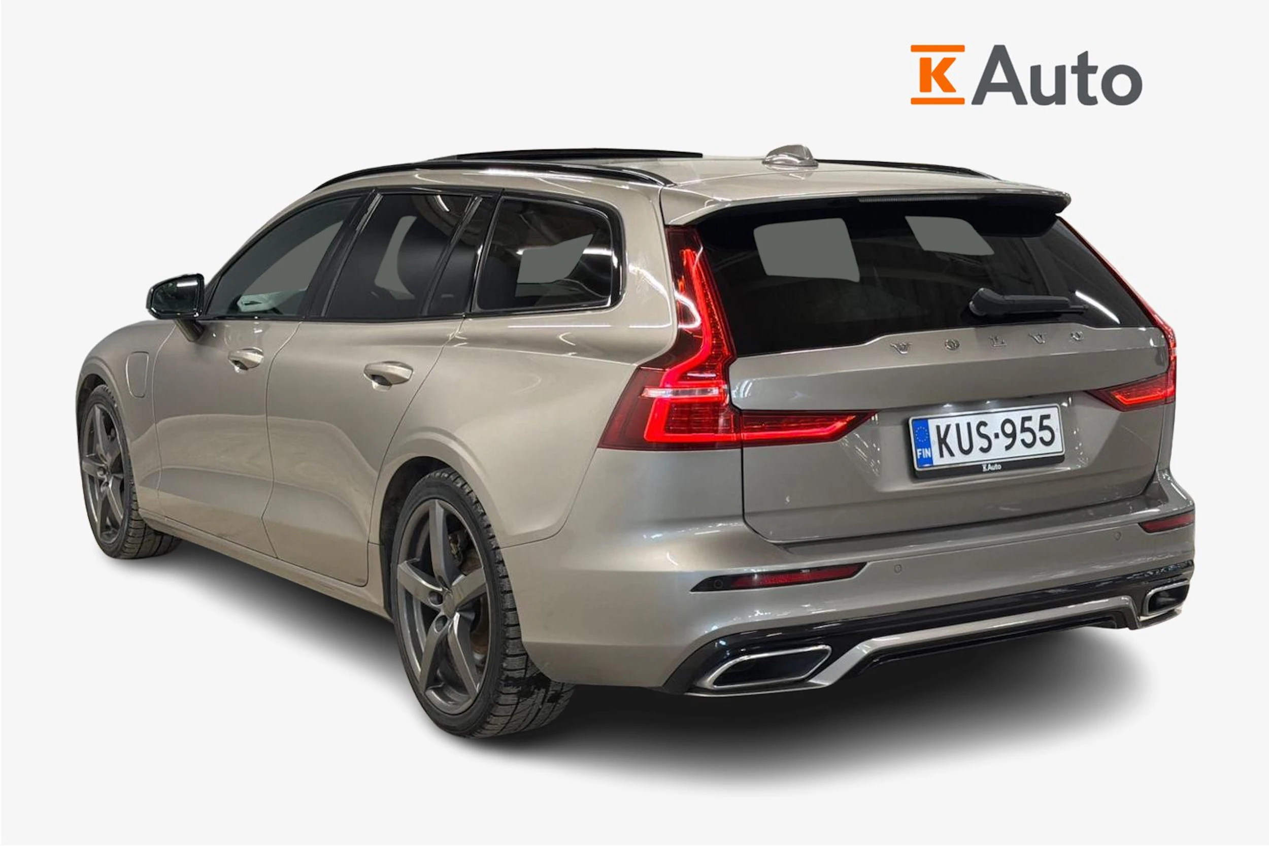 harmaa Volvo V60 2019 kuva 2.