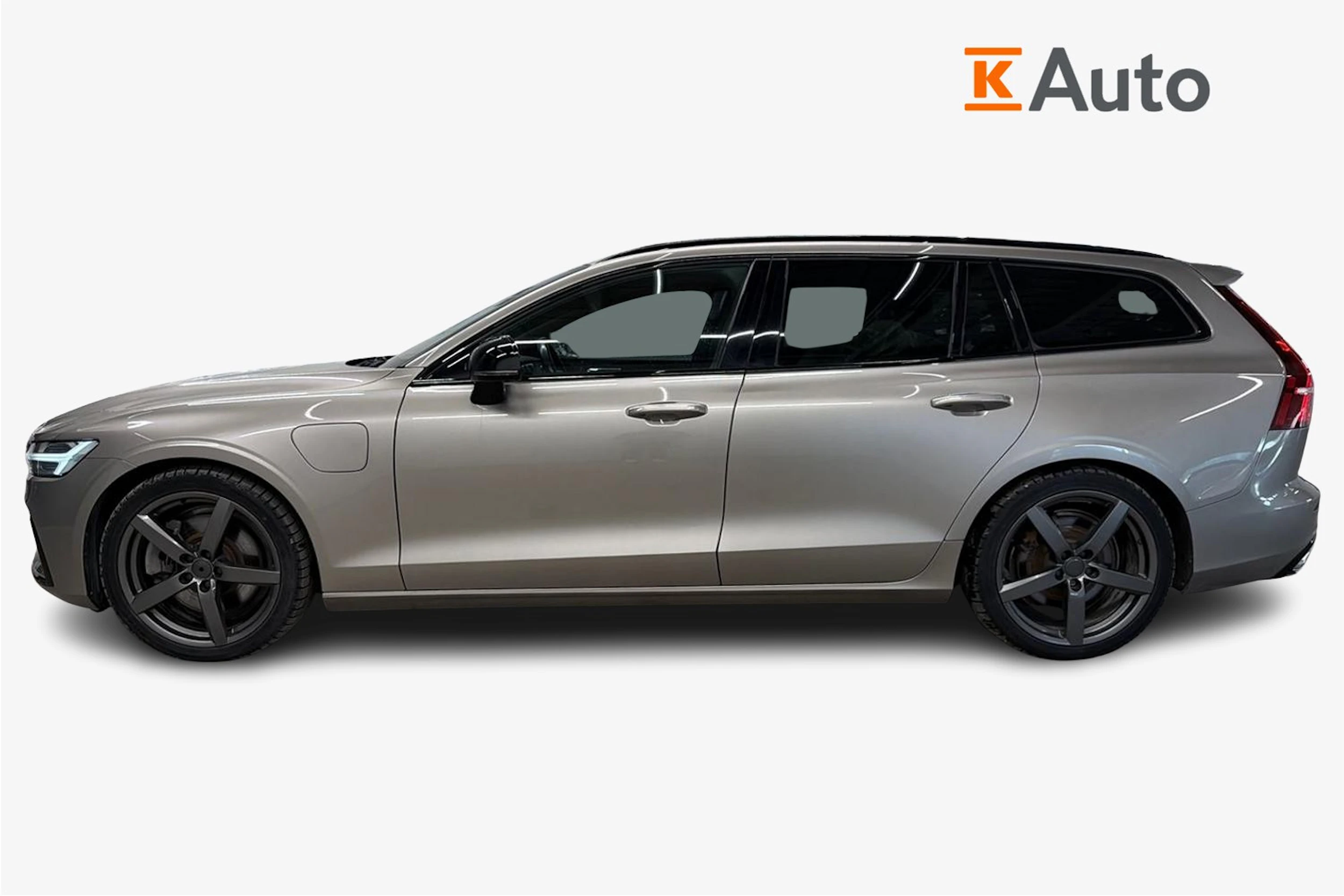 harmaa Volvo V60 2019 kuva 5.