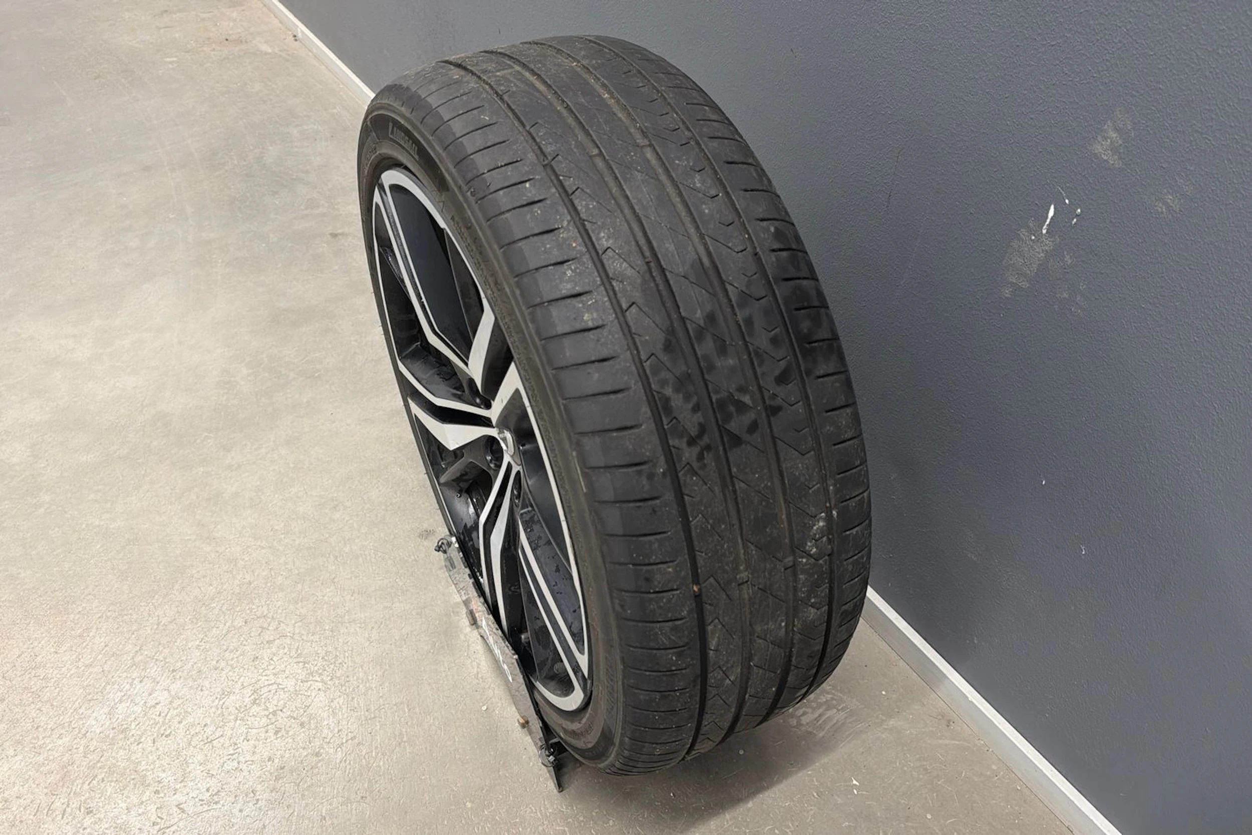 harmaa Volvo V60 2019 kuva 12.