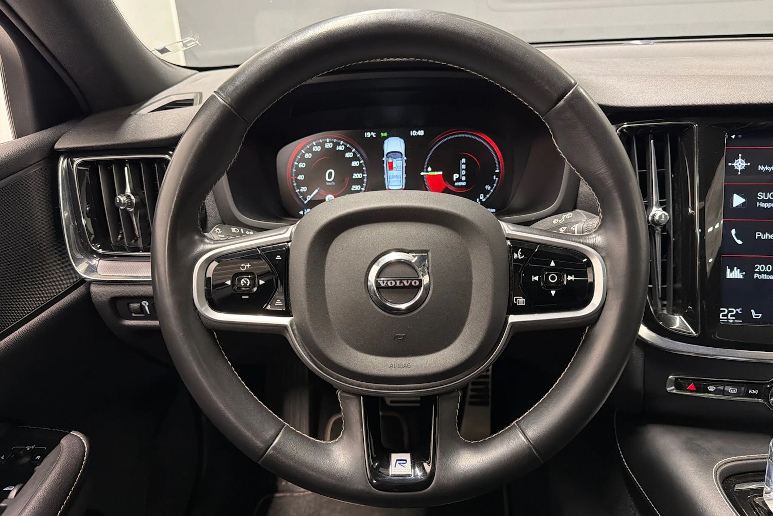harmaa Volvo V60 2019 kuva 17.
