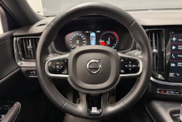 harmaa Volvo V60 2019 kuva 17.