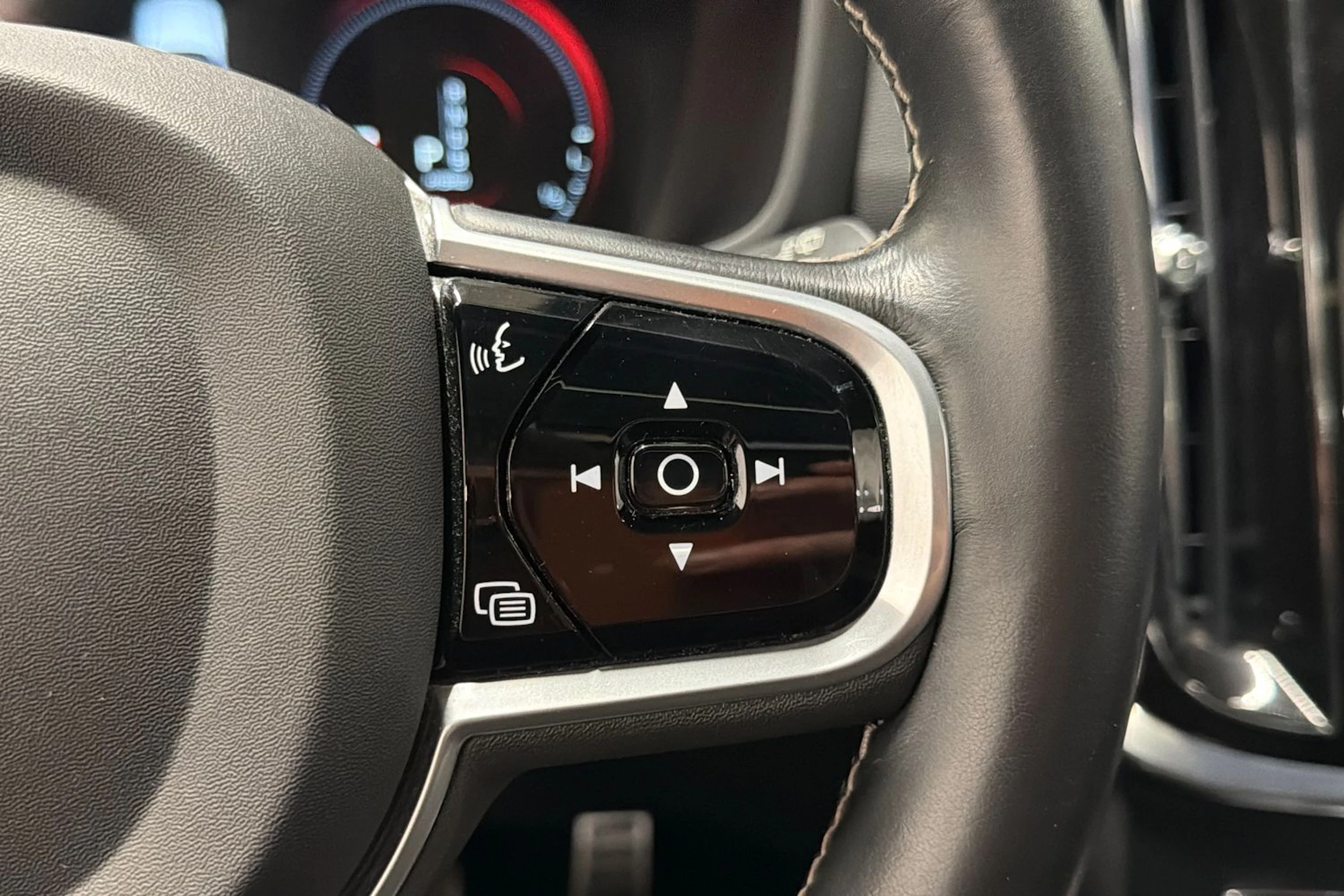 harmaa Volvo V60 2019 kuva 19.