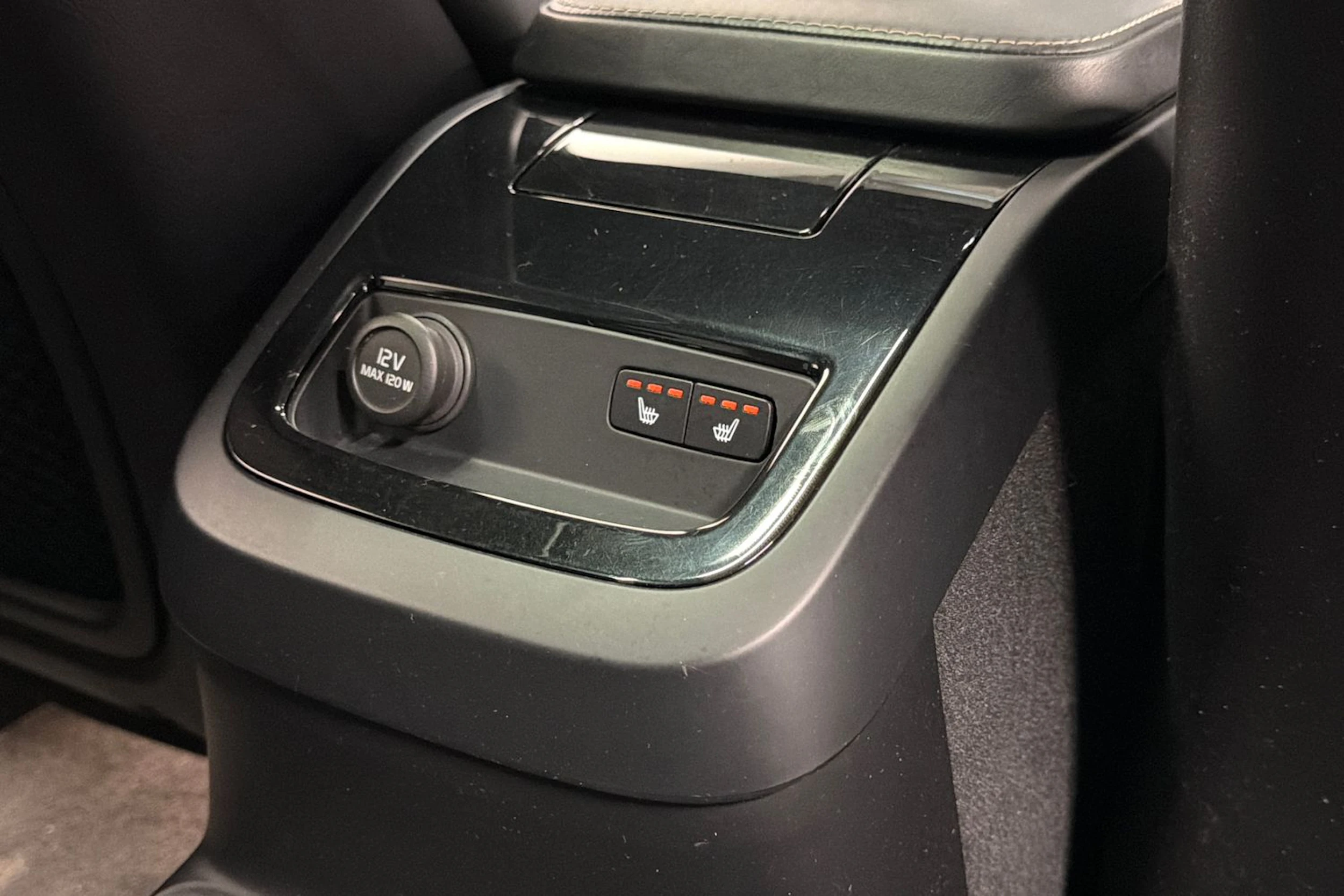 harmaa Volvo V60 2019 kuva 29.