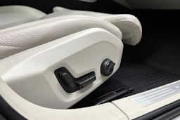 harmaa Volvo V60 2019 kuva 15.