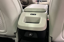 harmaa Volvo V60 2019 kuva 17.