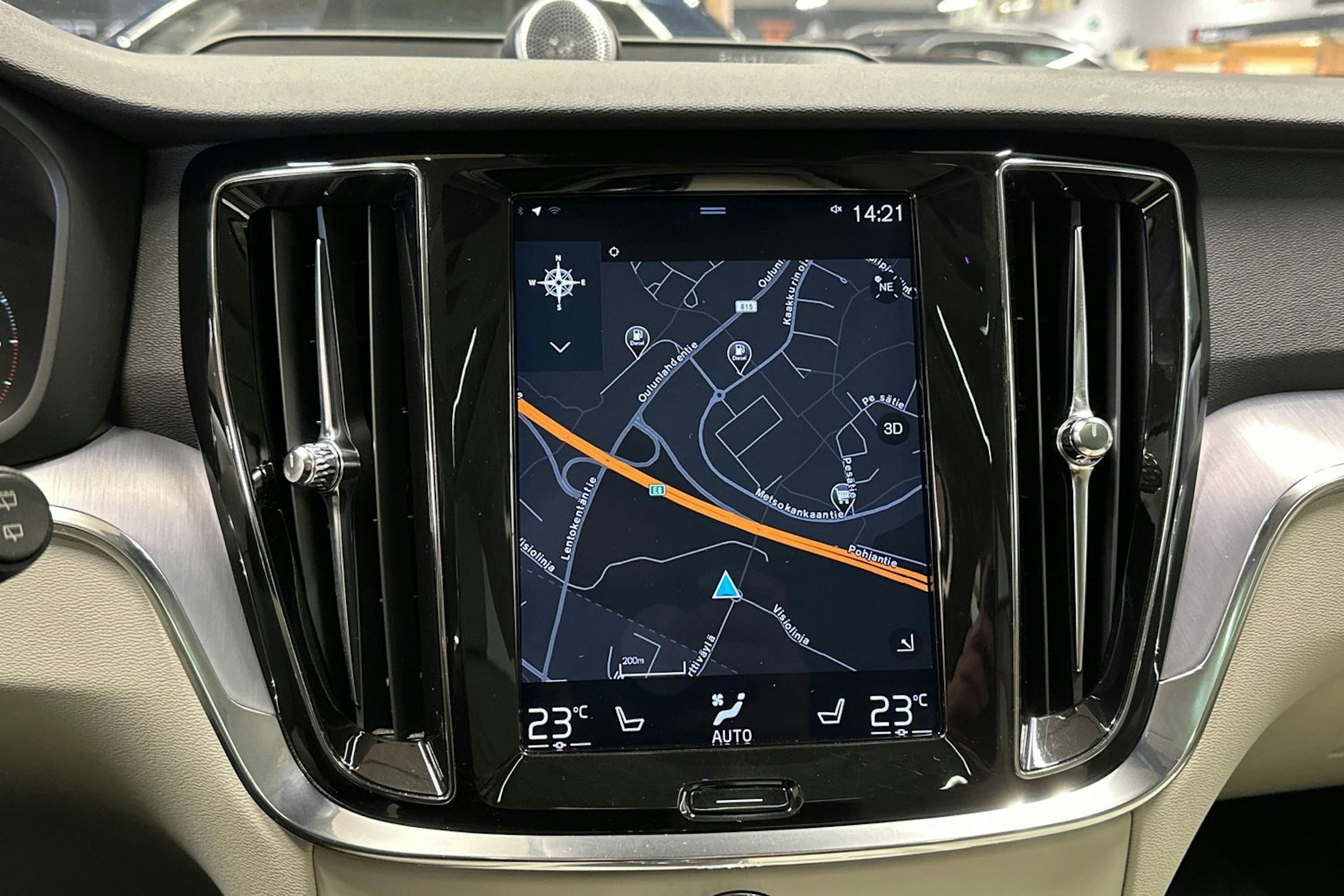 harmaa Volvo V60 2019 kuva 24.