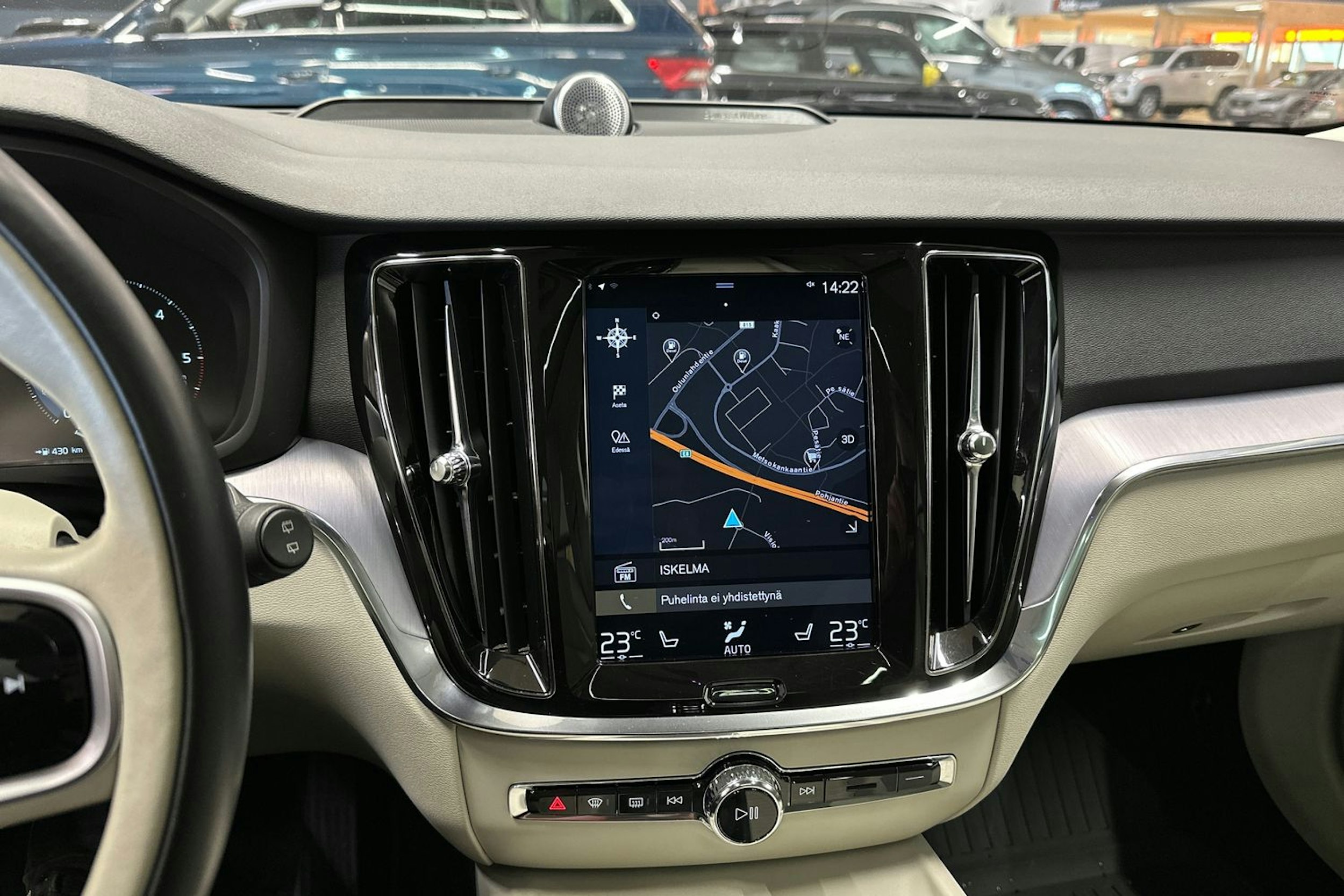 harmaa Volvo V60 2019 kuva 26.