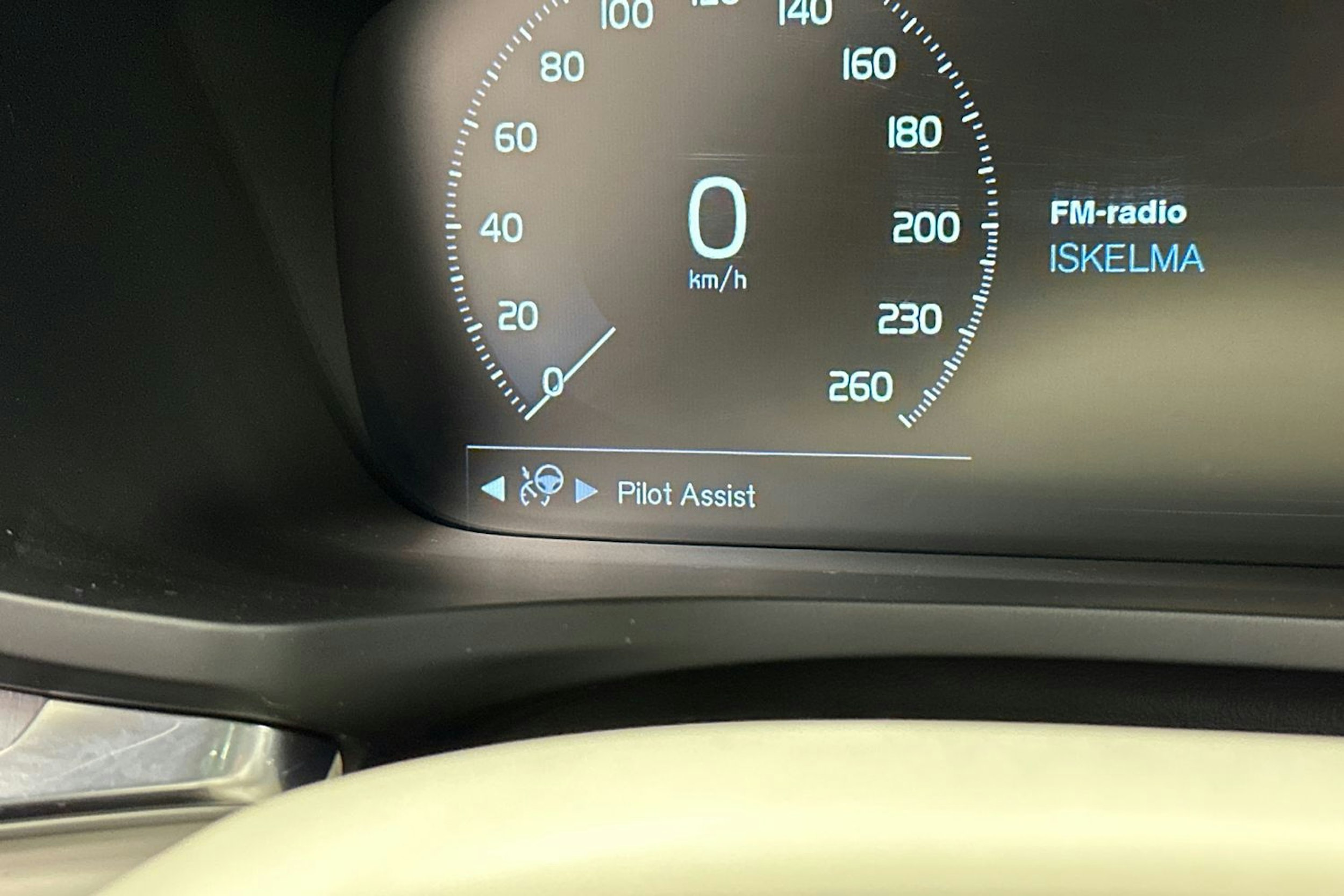harmaa Volvo V60 2019 kuva 29.
