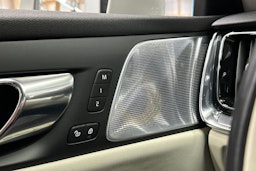 harmaa Volvo V60 2019 kuva 34.