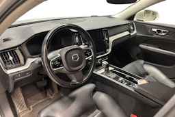 Harmaa Volvo V60 2019 kuva 3.