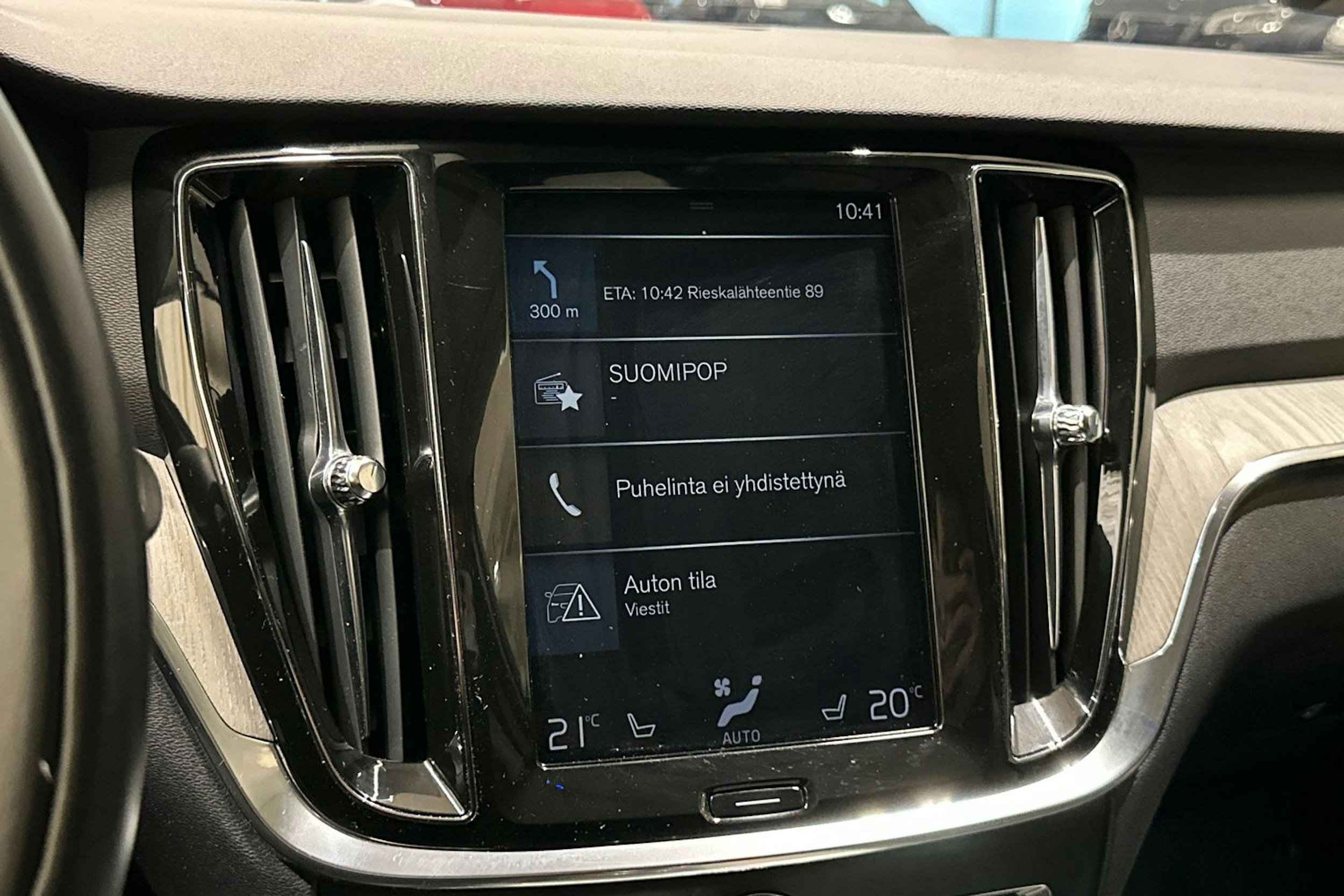 Harmaa Volvo V60 2019 kuva 18.