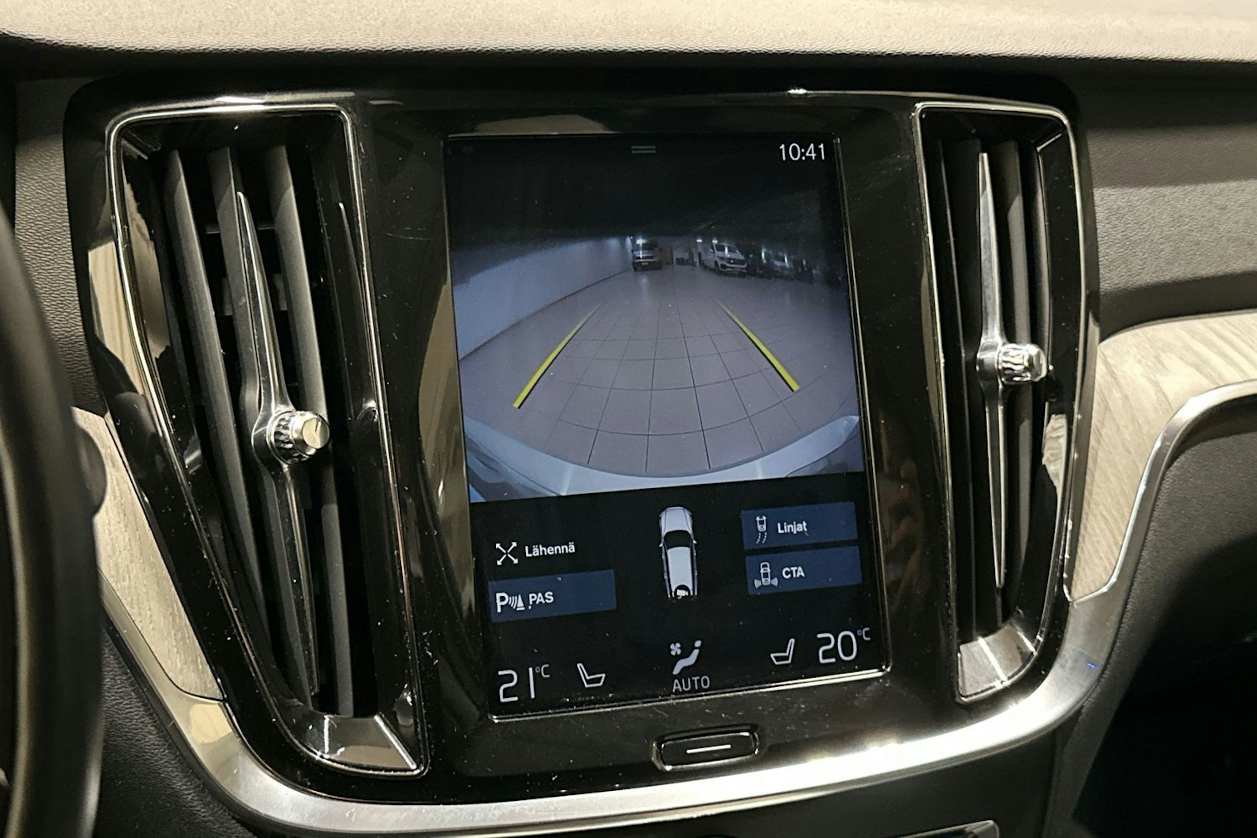 Harmaa Volvo V60 2019 kuva 19.