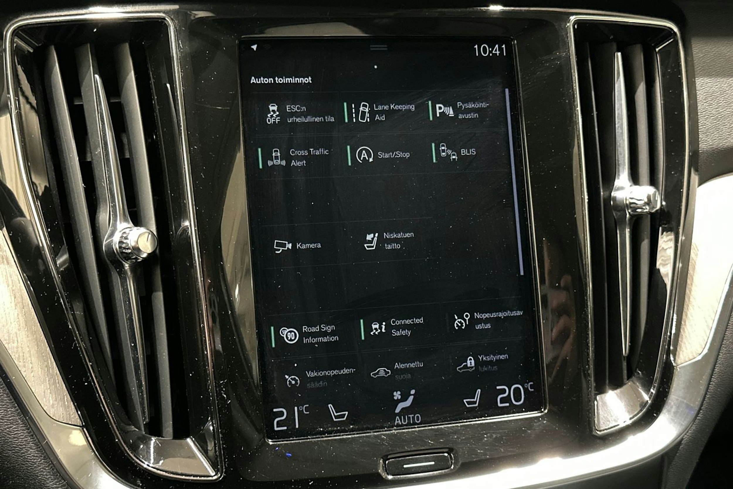 Harmaa Volvo V60 2019 kuva 20.