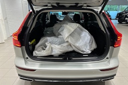 Harmaa Volvo V60 2019 kuva 26.