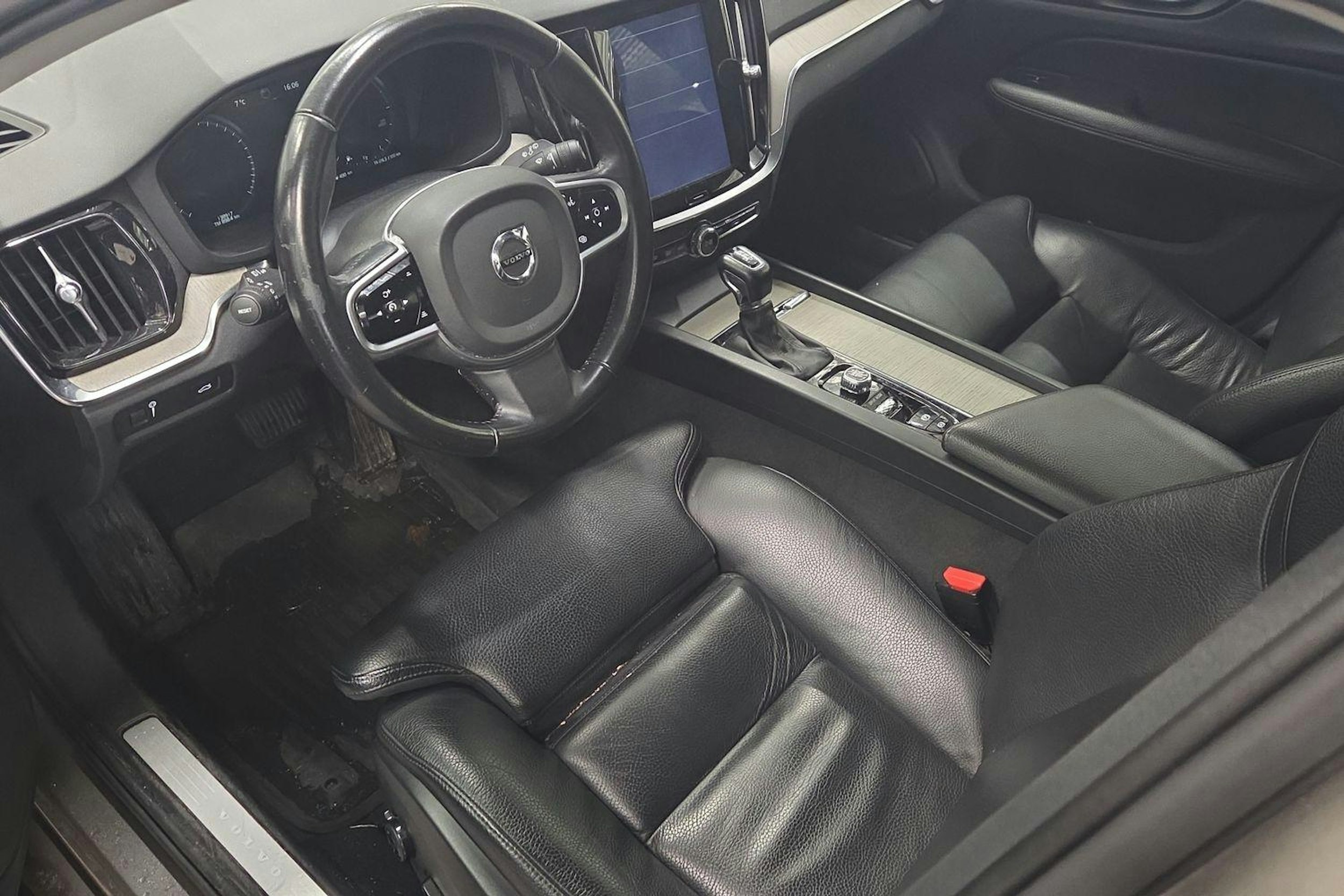 ruskea (beige) Volvo V60 2019 kuva 3.