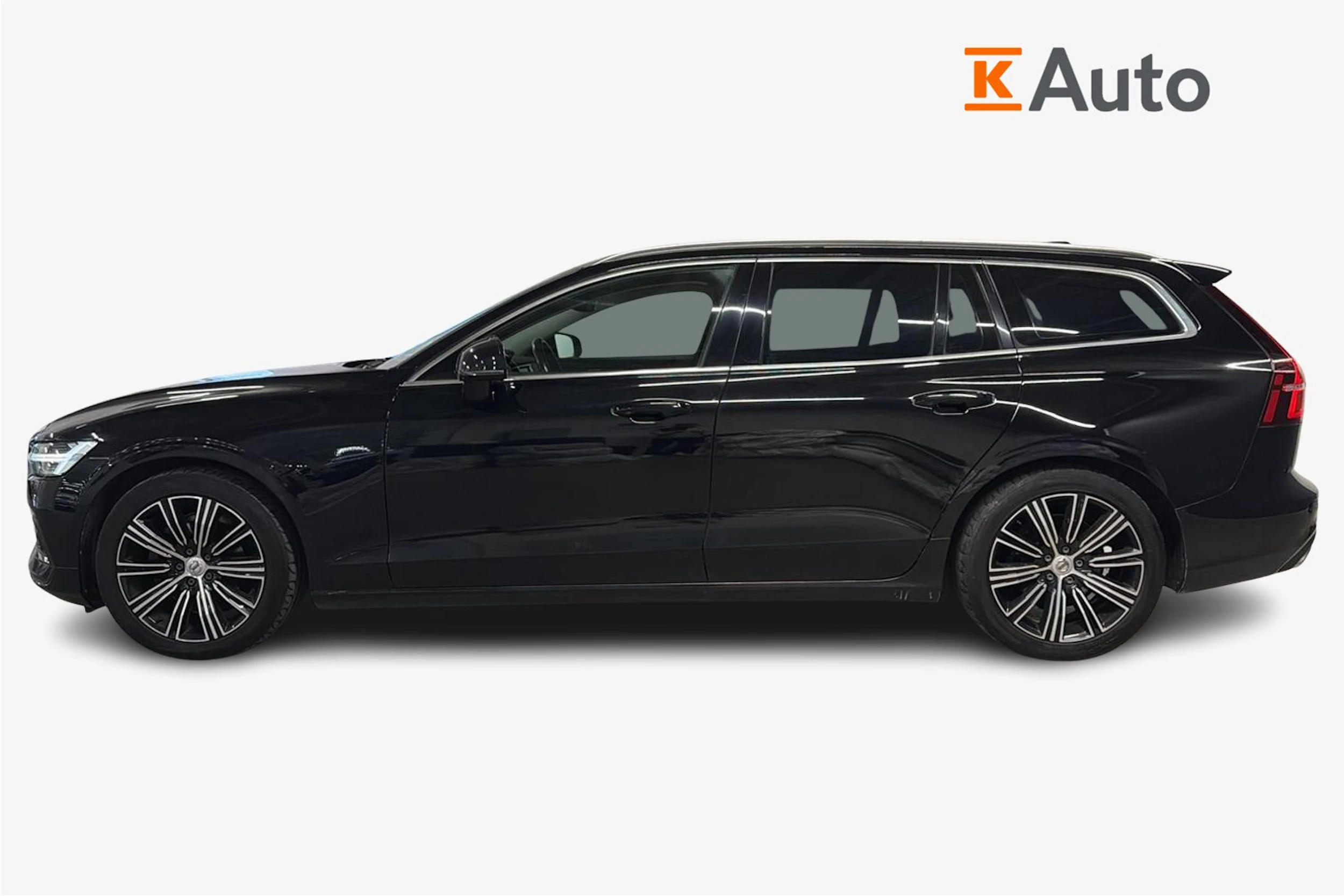 musta Volvo V60 2019 kuva 5.