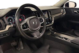 musta Volvo V60 2019 kuva 6.