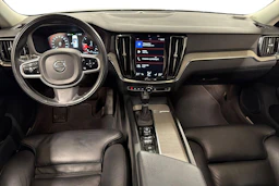 musta Volvo V60 2019 kuva 7.