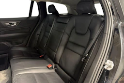 musta Volvo V60 2019 kuva 8.