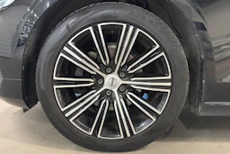 musta Volvo V60 2019 kuva 11.
