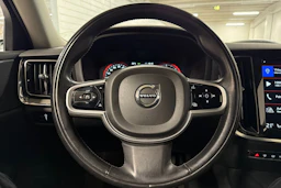 musta Volvo V60 2019 kuva 15.