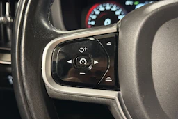 musta Volvo V60 2019 kuva 16.