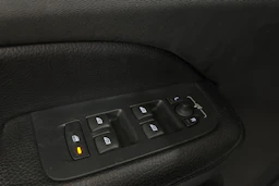 musta Volvo V60 2019 kuva 20.