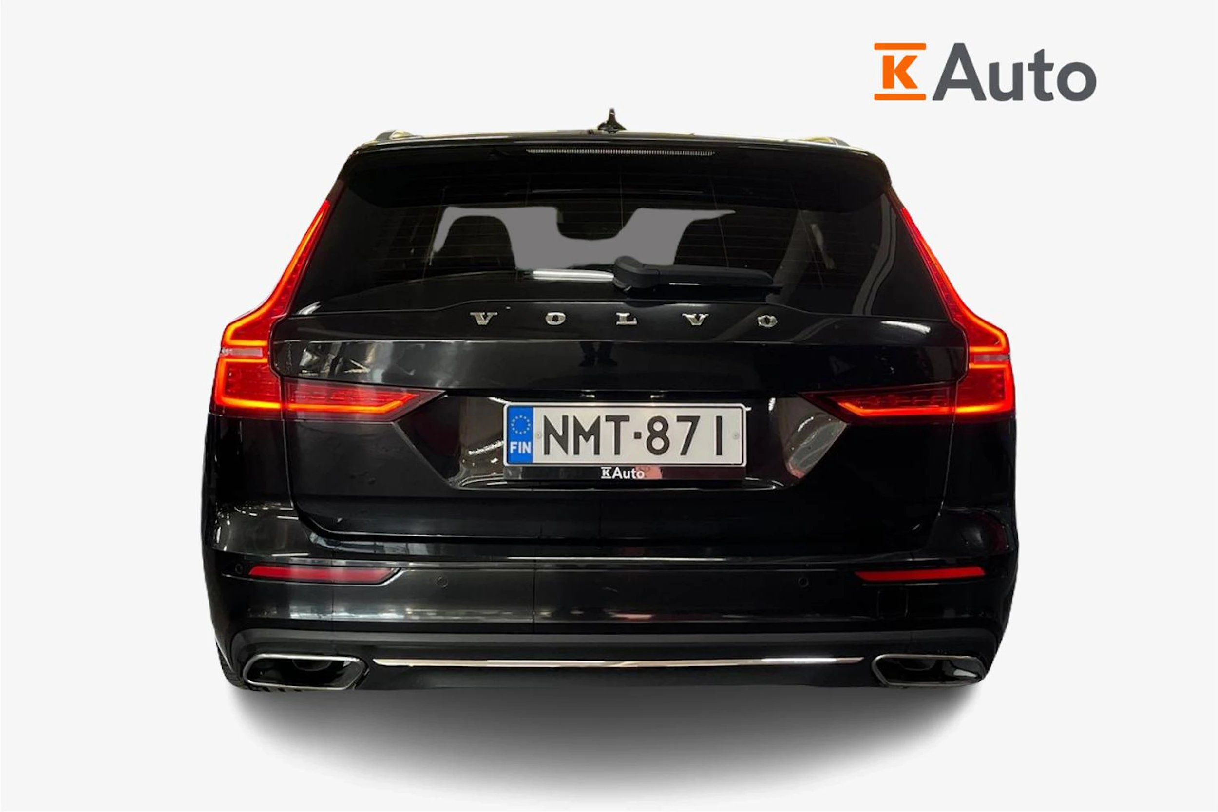 Musta Volvo V60 2019 kuva 3.