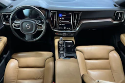 Musta Volvo V60 2019 kuva 7.