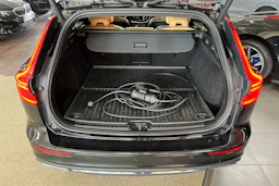 Musta Volvo V60 2019 kuva 12.