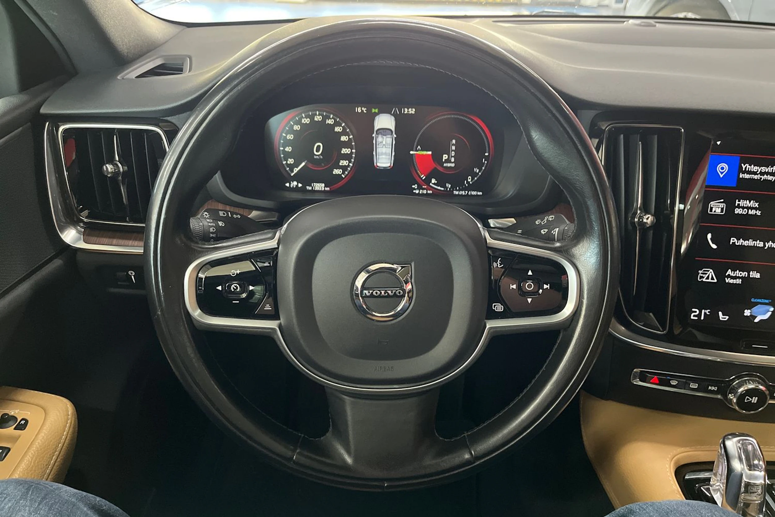 Musta Volvo V60 2019 kuva 15.