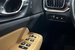 Musta Volvo V60 2019 kuva 16.