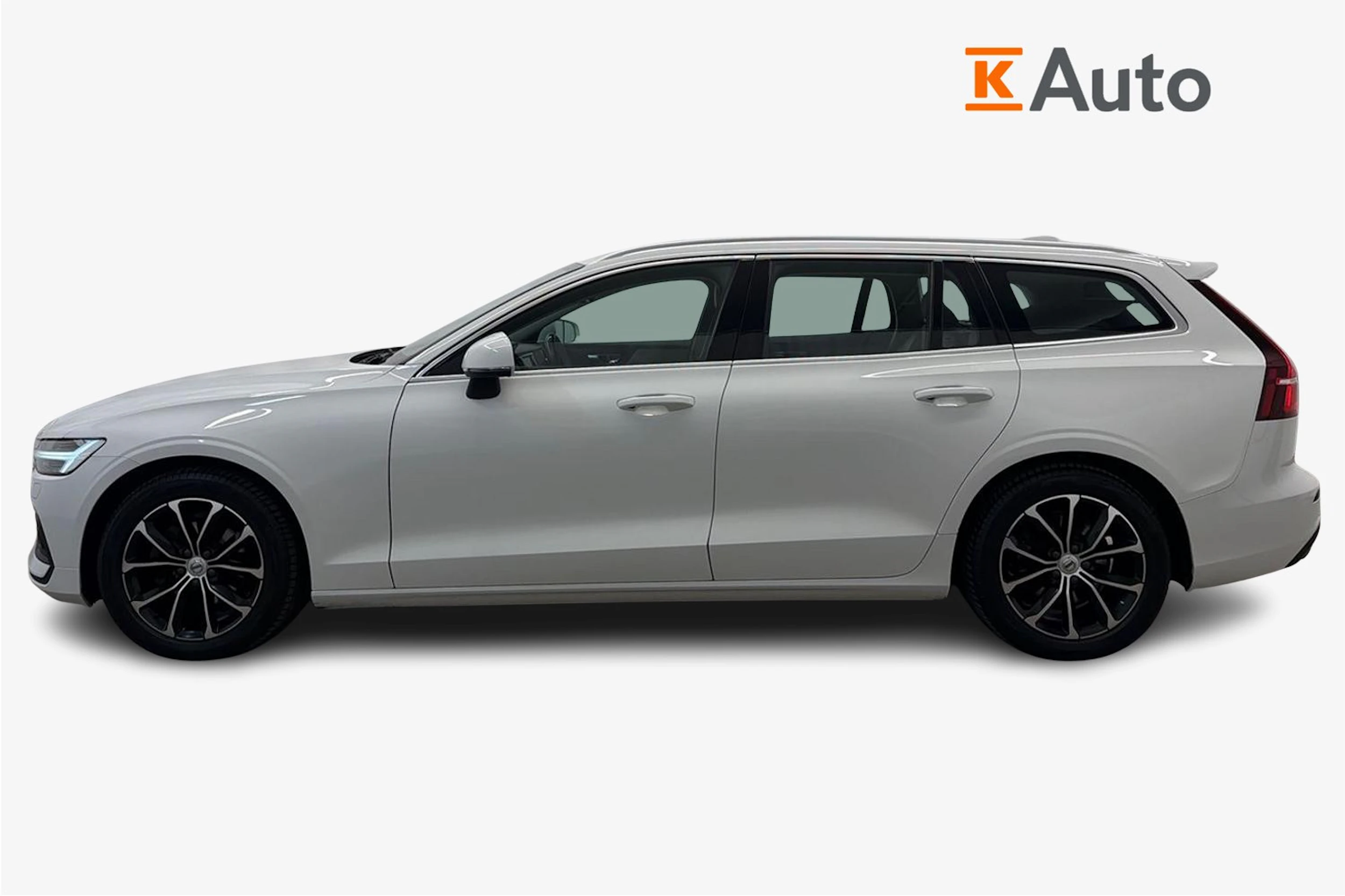valkoinen Volvo V60 2019 kuva 5.