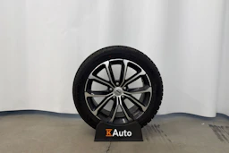 valkoinen Volvo V60 2019 kuva 11.