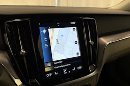 valkoinen Volvo V60 2019 kuva 24.