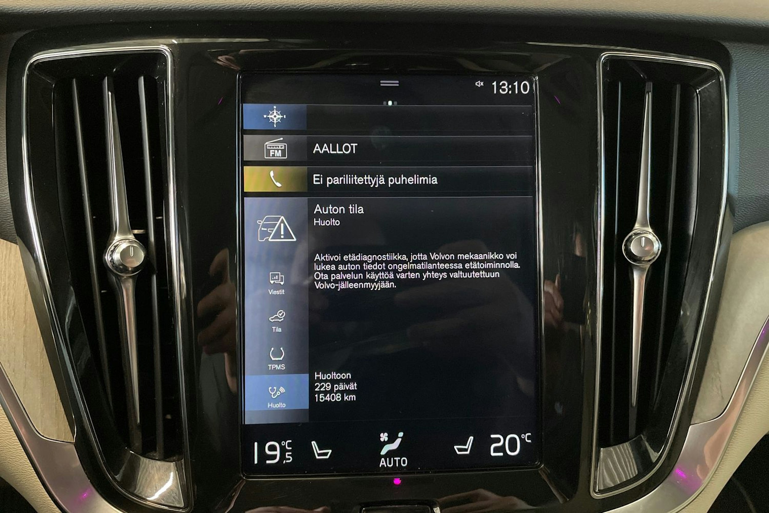 harmaa Volvo V60 2019 kuva 25.