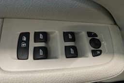 harmaa Volvo V60 2019 kuva 29.